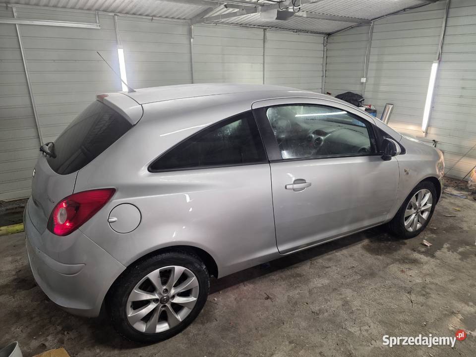Corsa D 2012r 12 86 zLPG Gomunice sprzedam