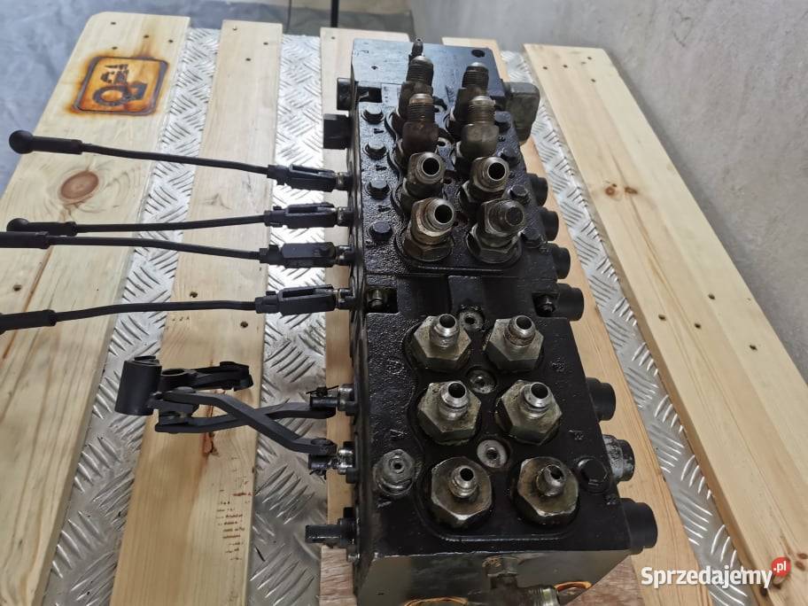 Rozdzielacz hydrauliczny Fermec 860 Wilkowo