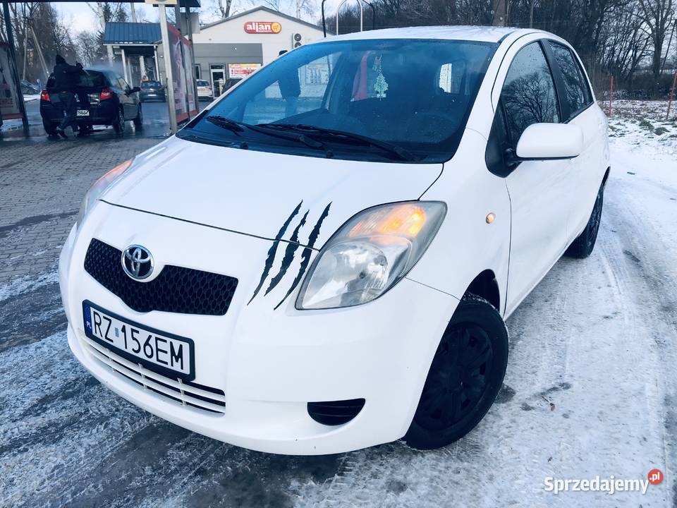 Toyota Yaris II 10VVTi 69 Biały akrylowy Rok produkcji 2007 Przeworsk