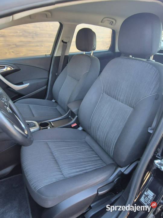 Opel Astra 2010r 14T 140 Przebieg 151 J 20092019 Radom