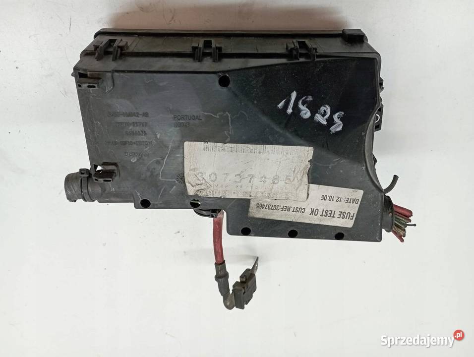 SKRZYNKA BEZPIECZNIKÓW 30737465 16 D 107 Volvo Skrzynki bezpieczników świętokrzyskie