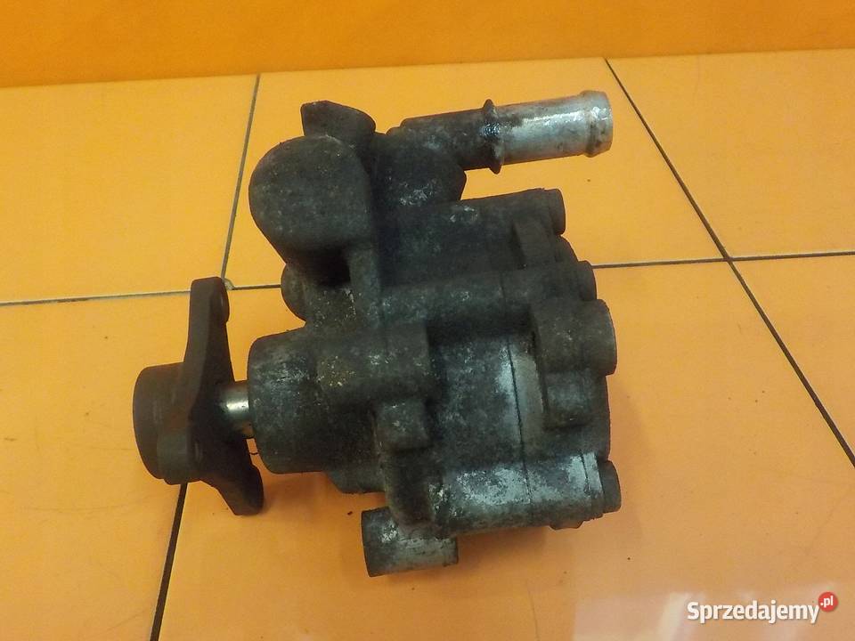 TRAFIC VIVARO 20 DCI EURO 5 12r 114 M9R786 pompa Suków sprzedam