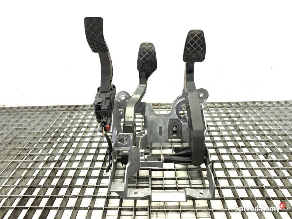 PEDAŁY MANUAL AUDI A4 B8 0715 8K1721117 18 160 podkarpackie