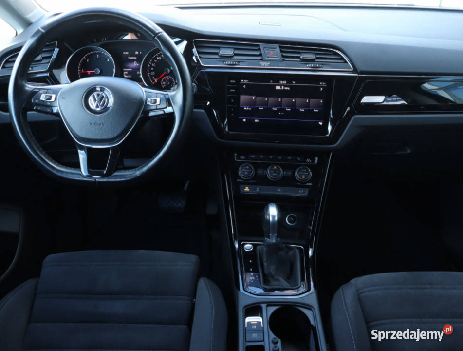 VW Touran 20 TDI światła przeciwmgielne Piaseczno