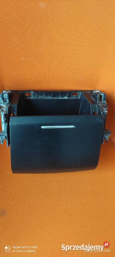 SCHOWEK DESKI ROZDZIELCZEJ ŚRODKOWY GNIAZDO USB Schowki, półki Częstochowa sprzedam