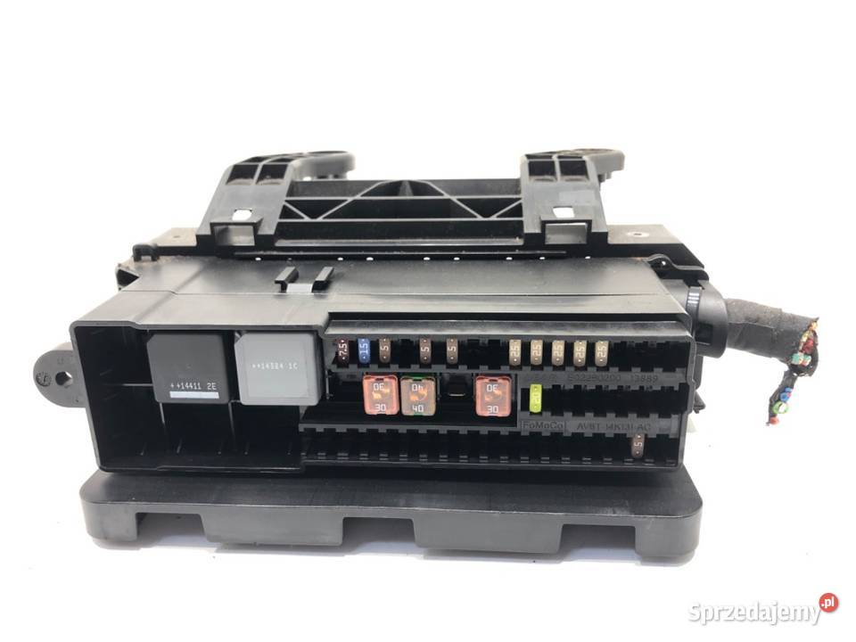 SKRZYNKA BEZPIECZNIKÓW VOLVO V40 Hatchback 20 podkarpackie