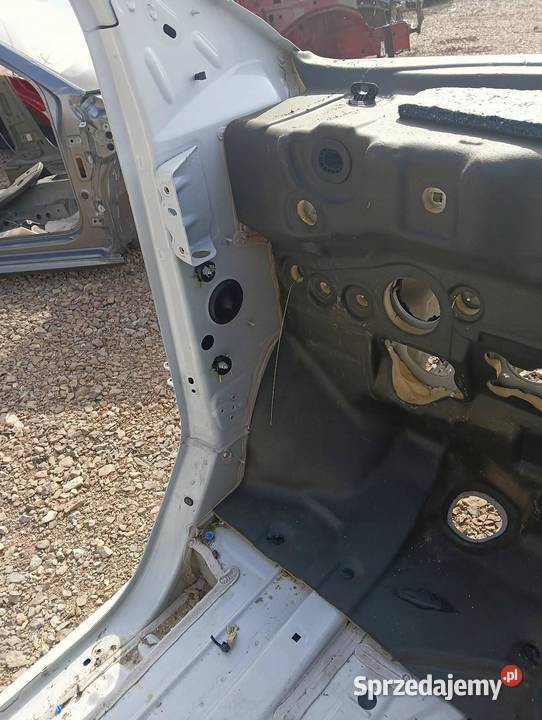 ELEMENT CIĘTY KAROSERII PODŁÓŻNICA LEWA PRZÓD