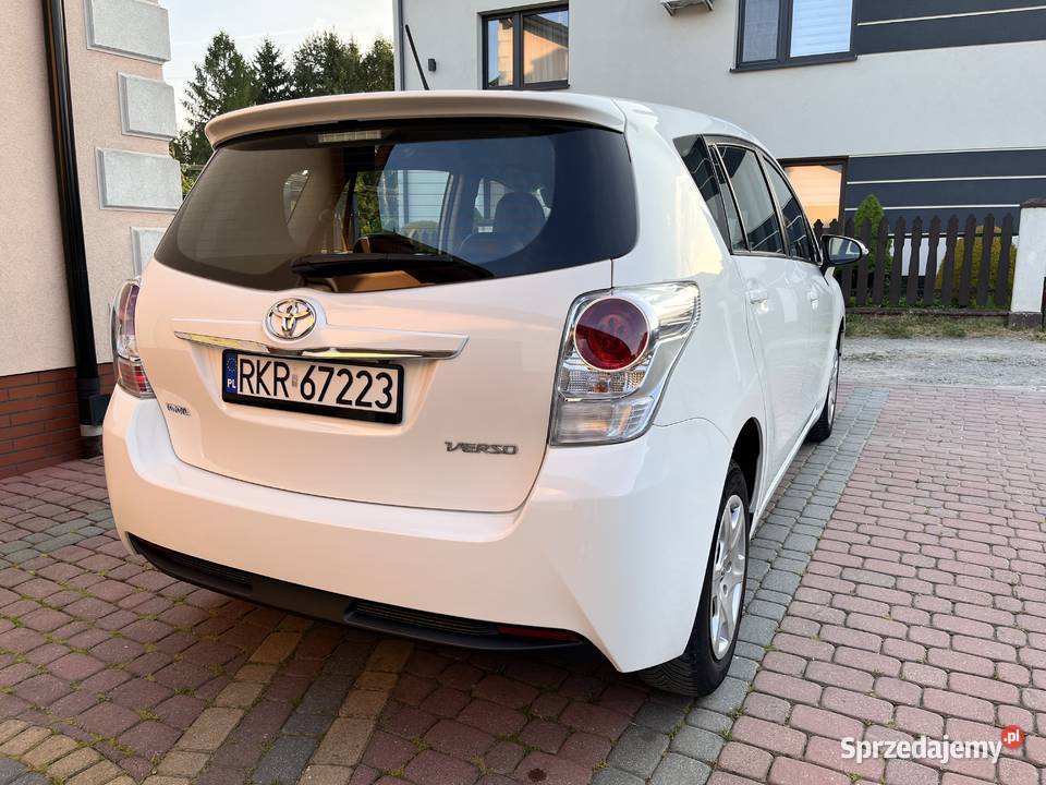 Toyota verso lift benzyna navi ładny stan 1314 ESP sprzedam