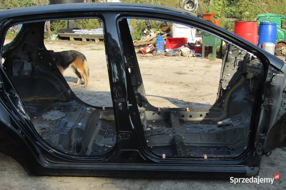 PRÓG SŁUPEK PRAWY BOK 209 TOYOTA YARIS III sprzedam