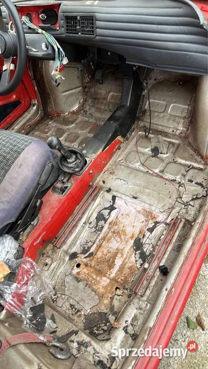 Fiat 126 papierami kupiony w polskim salonie Kraków