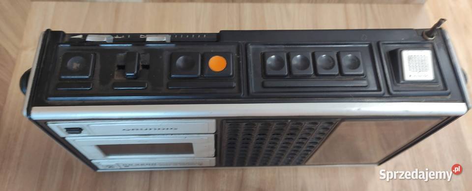 Radiomagnetofon Grundig RB 3200 prod ZRK UNITRA mazowieckie Pruszków