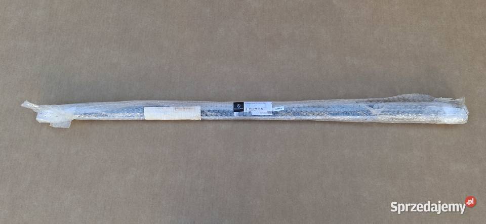 MERCEDES AKLASA W176 LISTWA ZGARNIAJĄCA PRAWY Kargowa