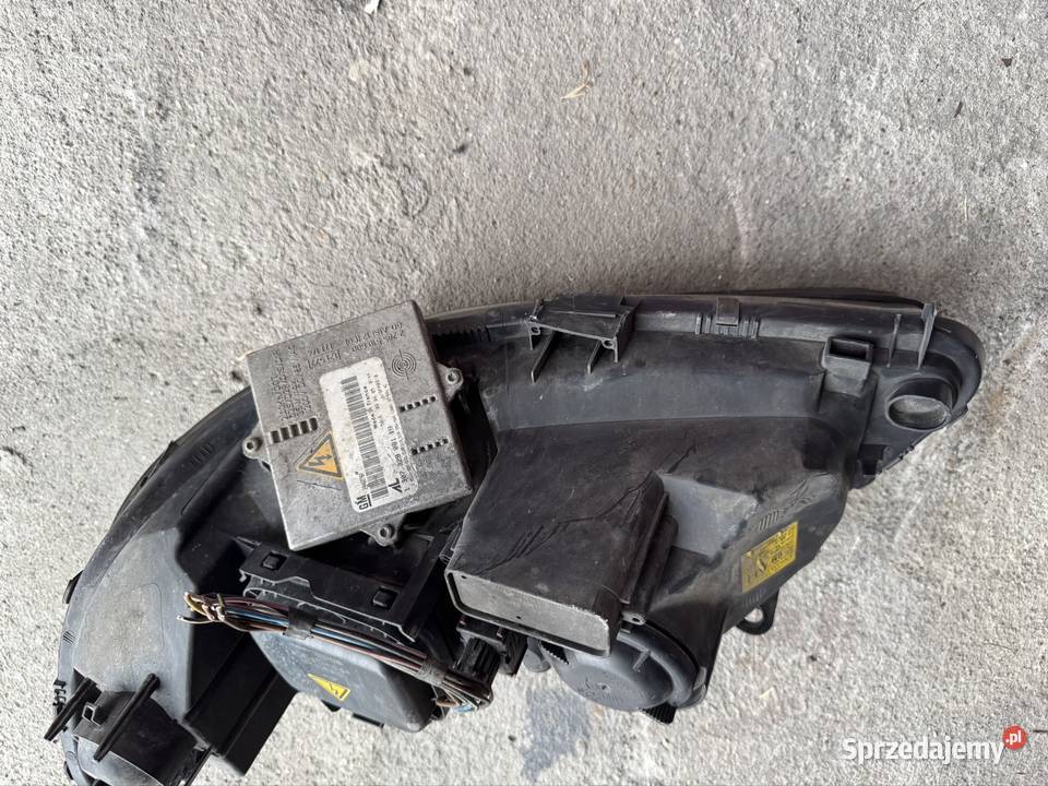 Przednie lampy ksenonowe do Opla Zafira A Rzuchów