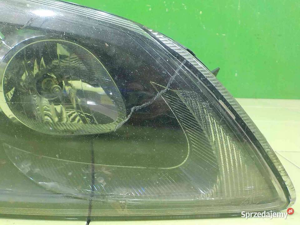 VOLVO C30 20 D 12r lampa prawa przod 31299821 osobowe mazowieckie