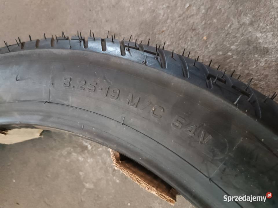 Zestaw nowych opon motocyklowych Metzeler 32519