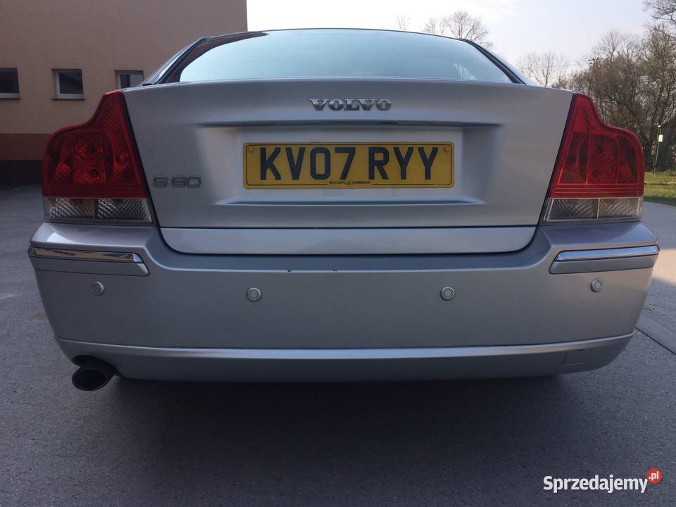 Ślizgi zderzaka tylnego Volvo S60 24T5 260 2007r osobowe