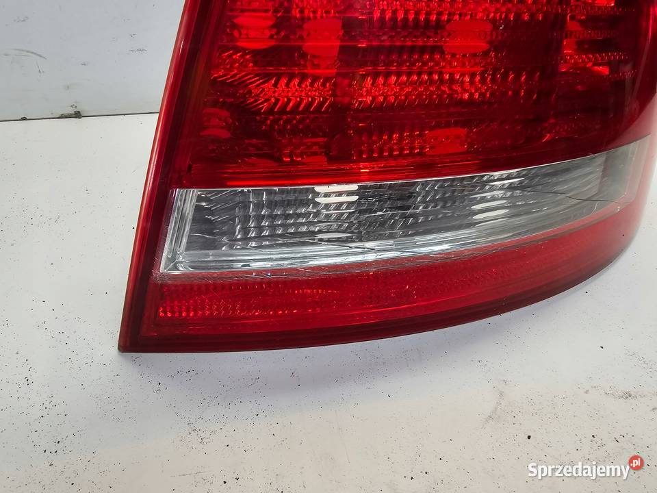 LAMPA PRAWY TYŁ W BŁOTNIK NA ŻARÓWKI AUDI A6 C6 Przystajń sprzedam