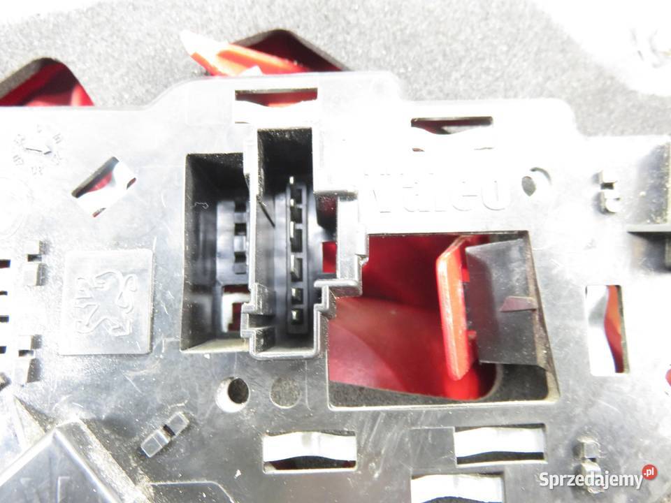 LAMPA PRAWA TYLNA PEUGEOT 307 3AC