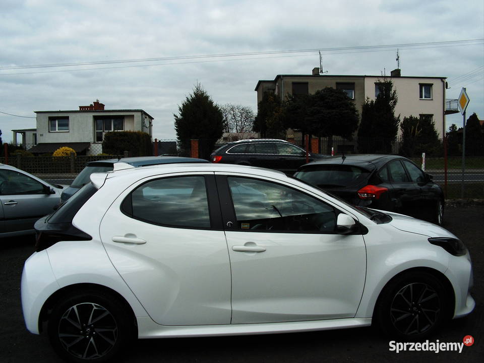Toytoa Yaris 15 Etylina 2022 r nawigacja