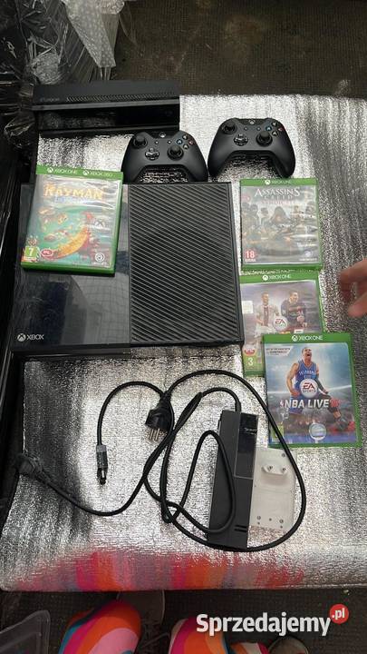 Konsola Xbox One z Akcesoriami i Grami Legnica