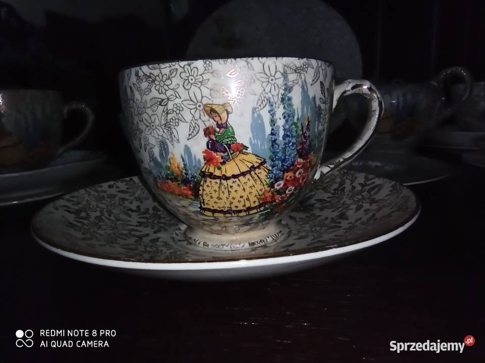 Dama w ogrodzie wśród ostróżek Empire Ware Gdańsk sprzedam