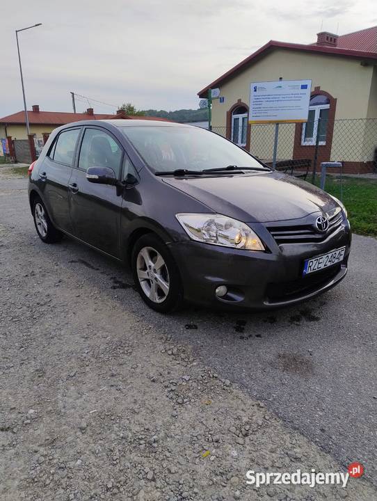 Toyota Auris niski przebieg automatyczna podkarpackie Dynów