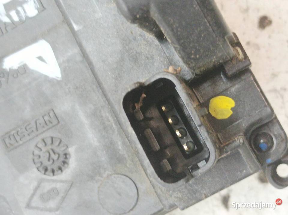 ZAMEK DRZWI PRAWY PRZÓD EU 805020006R Renault