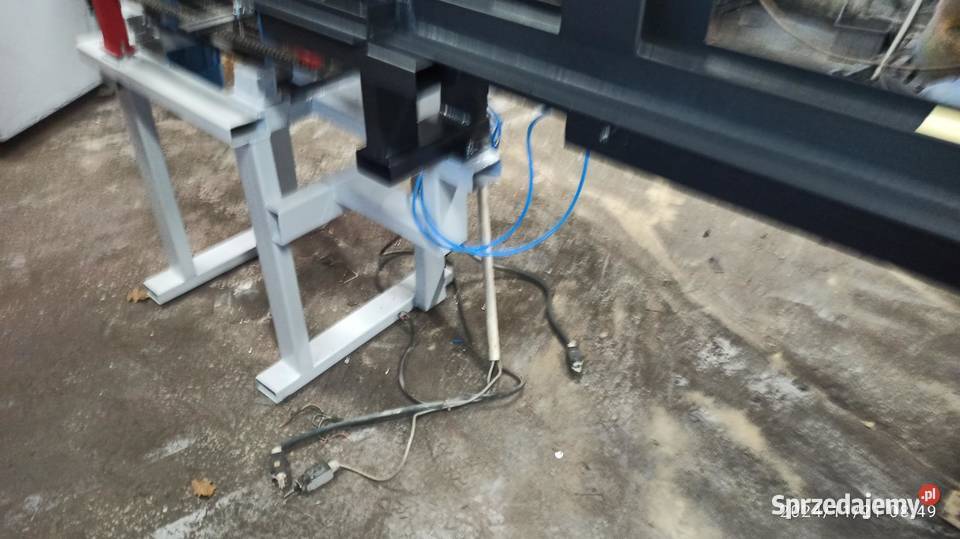 podajnik elementów do maszyny strugarki i innych Kłodawa