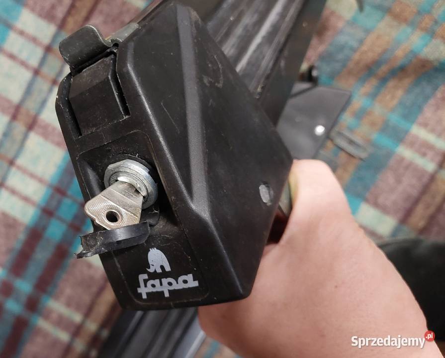 Uchwyt na trzy komplety nart Fapa zamykany śląskie Bielsko-Biała sprzedam
