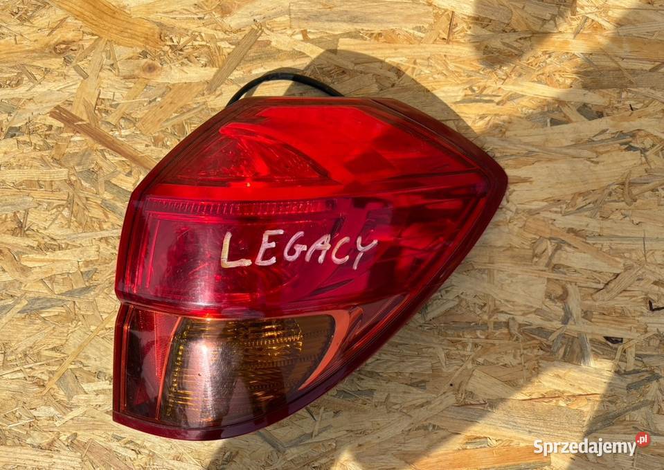 LAMPA PRAWA TYŁ TYLNA SUBARU LEGACY 4 IV KOMBI