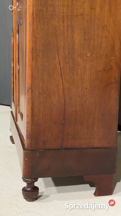 Mahoniowa bieliźniarka w stylu Biedermeier Gryfice