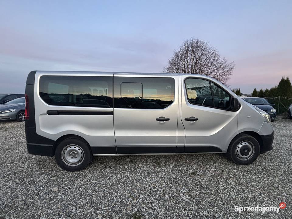 Renault Trafic światła przeciwmgielne Paniówki sprzedam