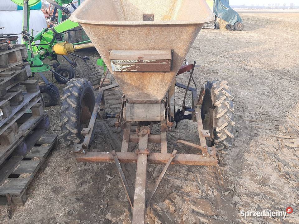 Rozsiewacz KOS Rozsiewacze nawozów Żnin