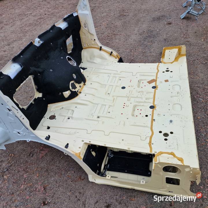 IVECO DAILY ĆWIARTKA PRZÓD Z PODŁOGĄ PODŁUŻNICE lubuskie Bieleń