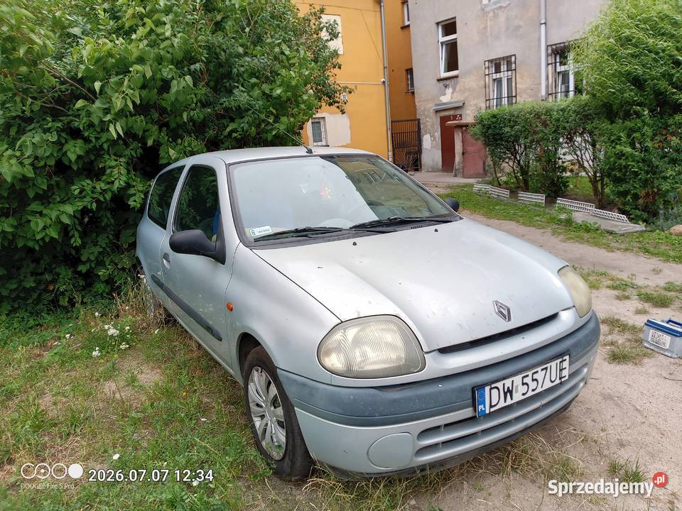 Renault Clio II 1999 Jeździ ważne opłaty Tani nieuszkodzony dolnośląskie Legnica sprzedam