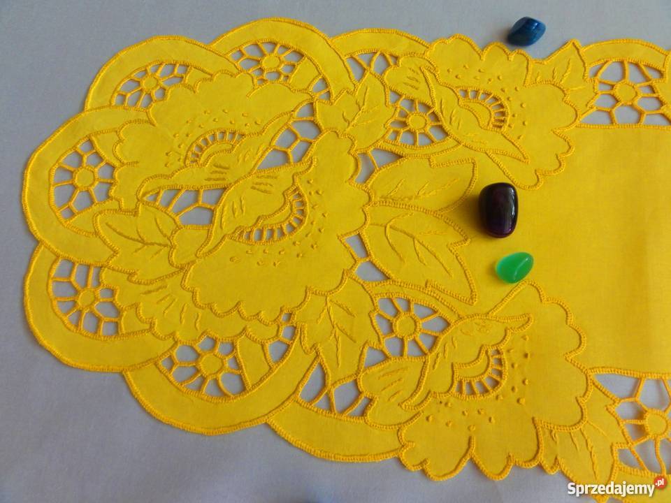 Kolorowe bogato haftowane serwety bieżniki haft wielokolorowy Lublin