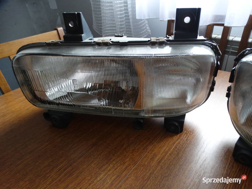 MERCEDES ATEGO REFLEKTORY LAMPY Przód dostawcze Dębowiec