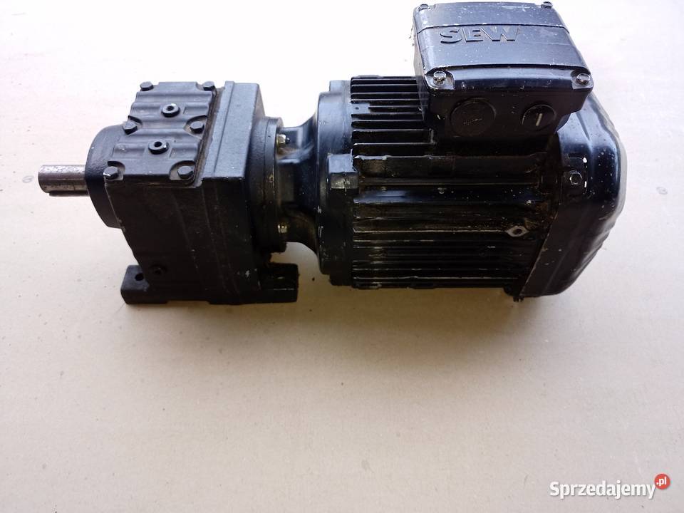 Silnik elektryczny 11 kW z przekładnią