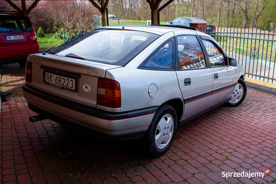 Opel Vectra A GT 1989 oryginał GT niski przebieg nieuszkodzony podkarpackie Krosno