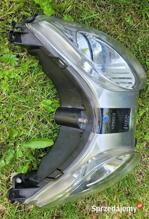 Lampa przód reflektor Piaggio Carnaby 125 Piła
