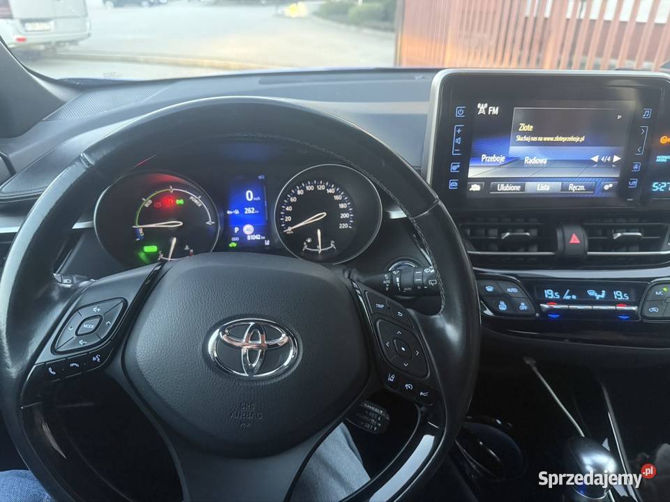 Toyota chr 2018r 18 hybryda niski przebieg osoby kupiony w Polsce