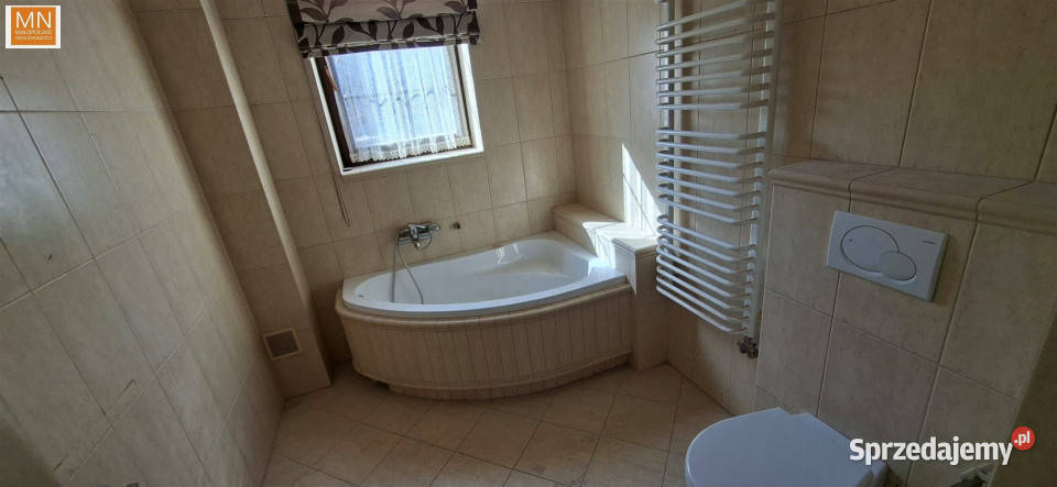 Ogłoszenie dom wolnostojący 260m2 Kraków Rok budowy 2008