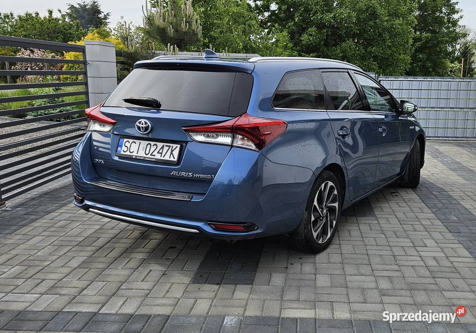 Toyota Auris Kombi Hybryda Automat 18 2015r Ochaby Małe sprzedam