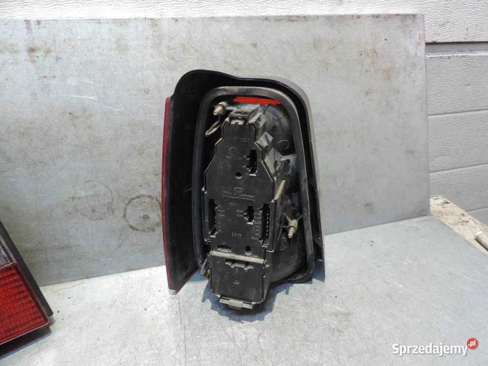 VW GOLF 3 KOMBI LAMPA PRAWA TYLNA Części samochodowe Nowy Sącz