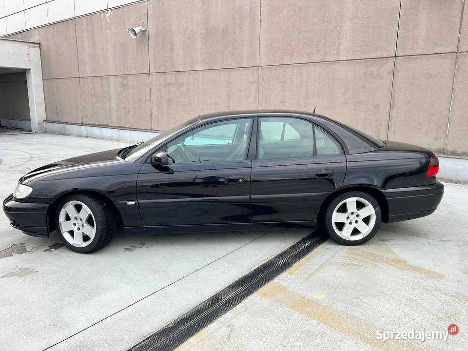 Opel Omega 22 bg