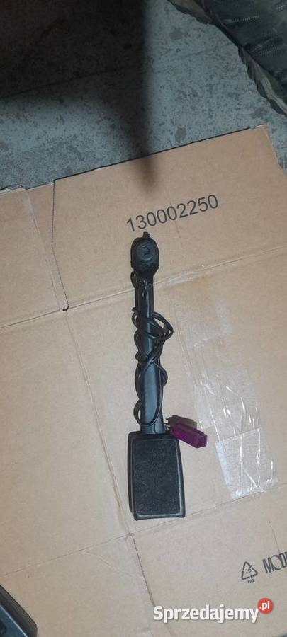 Sprzedam Klamra pasa przedniego i lewego pasa osobowe Dobiegniew