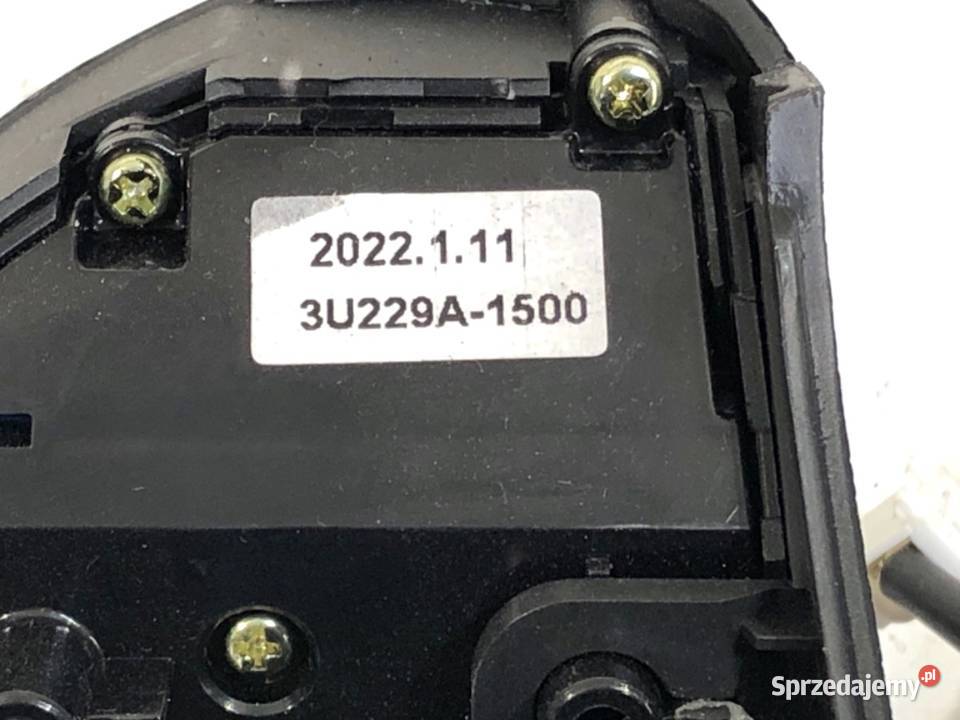 PRZEŁĄCZNIKI KIEROWNICY HYUNDAI i30 96710G4131