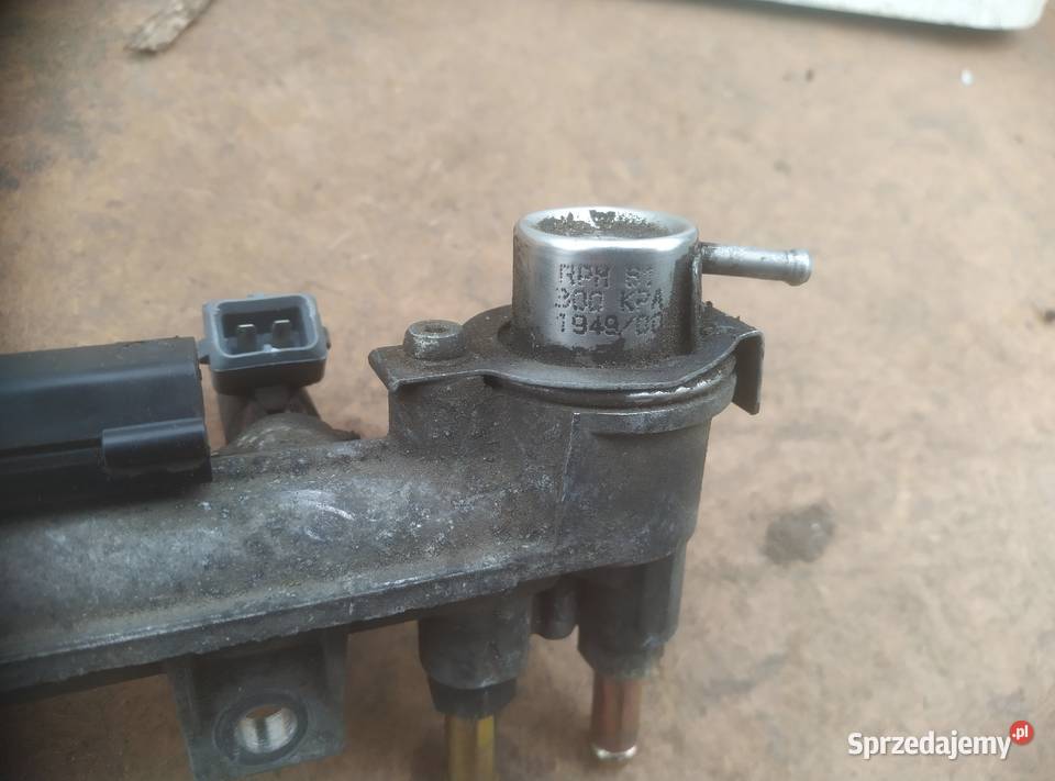 Listwa wtryskowa Vw polo 14MPI 16V 1999r osobowe Pęciszów