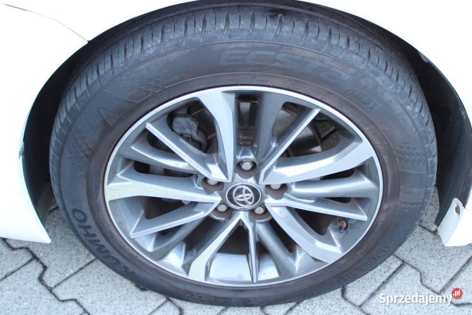Toyota Avensis 2016r Salon Polska LPG Kamera Rok produkcji 2016 Avensis Avensis Bielsko-Biała