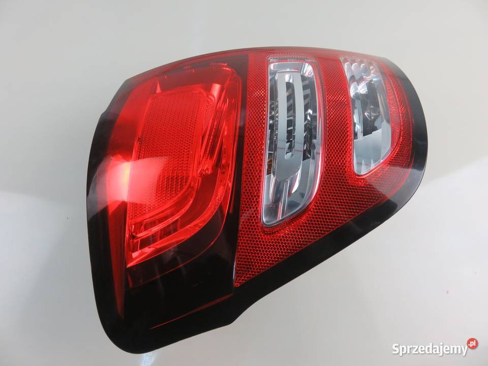 LAMPA LEWA TYLNA CITROEN C3 II 9673805480